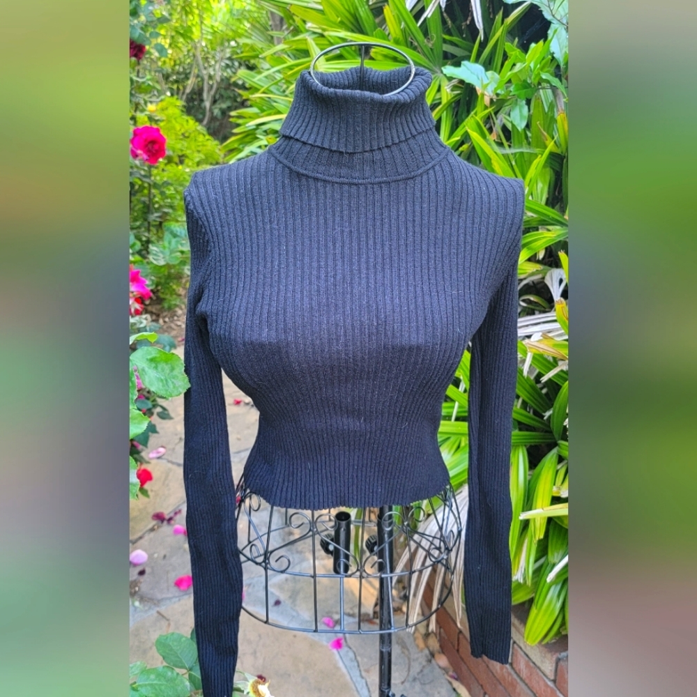 Black ribbed turtleneck